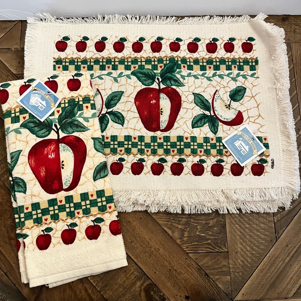 VTG Barth Dreyfuss Cotton Fringed Red Apple Tapestry Placemat (6) Plus Dishtowel
